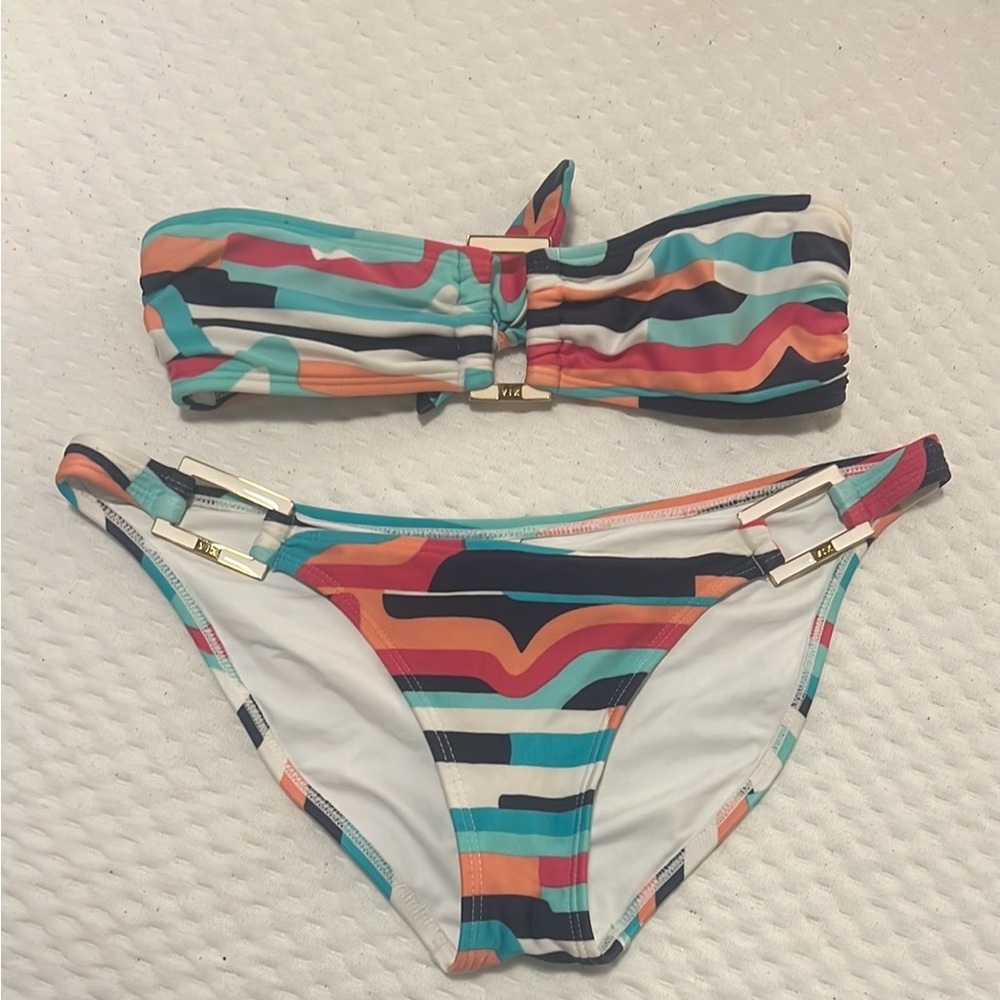 Vix bikini bottom in Medium (top in size small avail)